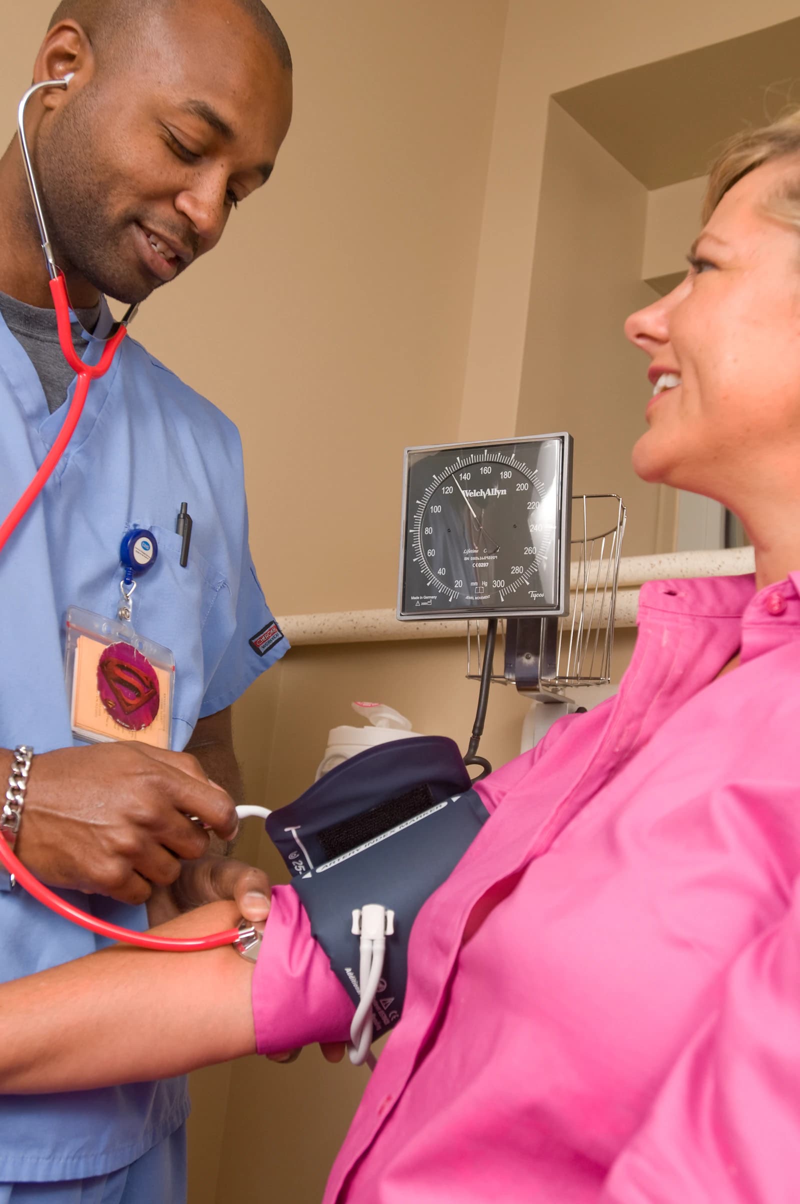 Geheugenkliniek vs. huisarts: wat is het verschil?